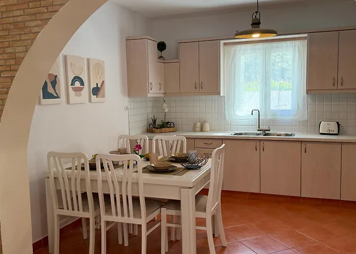 Vakantiehuis Parian Marble House *